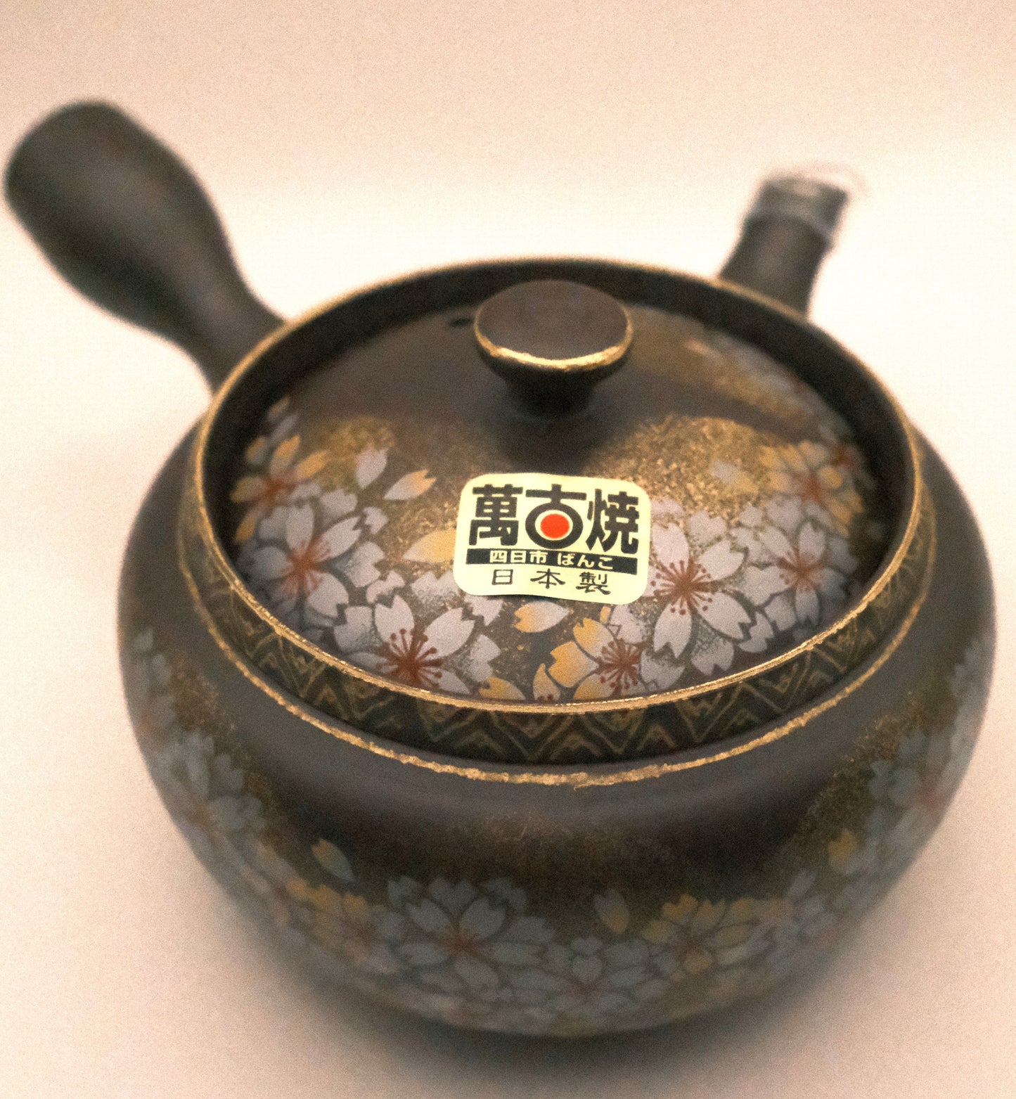 Banko Ware Teapot with Red Plum motif  (350ml)